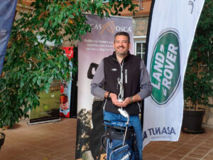 Roberto Ramos es el campeón de la Liga Land Rover Golf Guara de Huesca. Tumasa, concesionario de coches nuevos, seminuevos y usados en Huesca y Monzón, siempre apoyando al deporte de Huesca y Aragón