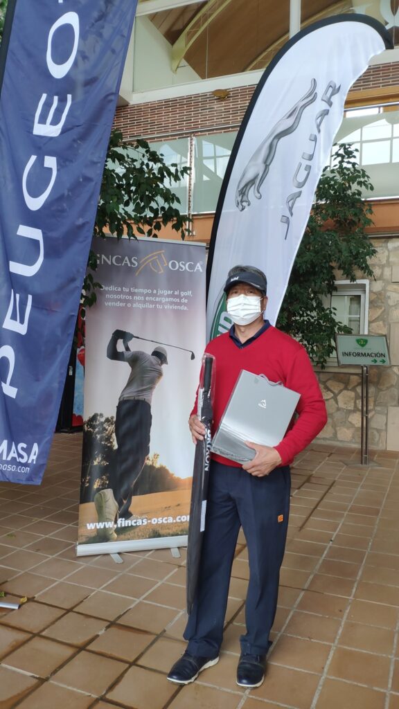 Todas las fotos del final de la Liga Land Rover Golf Guara de Huesca. Todos los ganadores de la Liga de 2020 gracias a Tumasa, concesionario de coches nuevos, seminuevos y de segunda mano en Huesca, Monzón y Zaragoza. Concesionario oficial Land Rover Huesca y Zaragoza