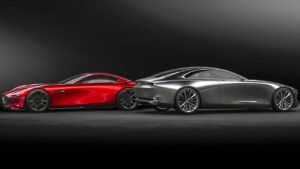 Fotos de la berlina Mazda6, el nuevo modelo de Mazda que se estrenará en 2022, foto de los coches en rojo y gris.