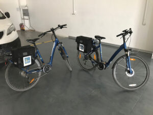 Movilidad sostenible con bicicletas eléctricas en el taller de Tumasa en Huesca y Monzón
